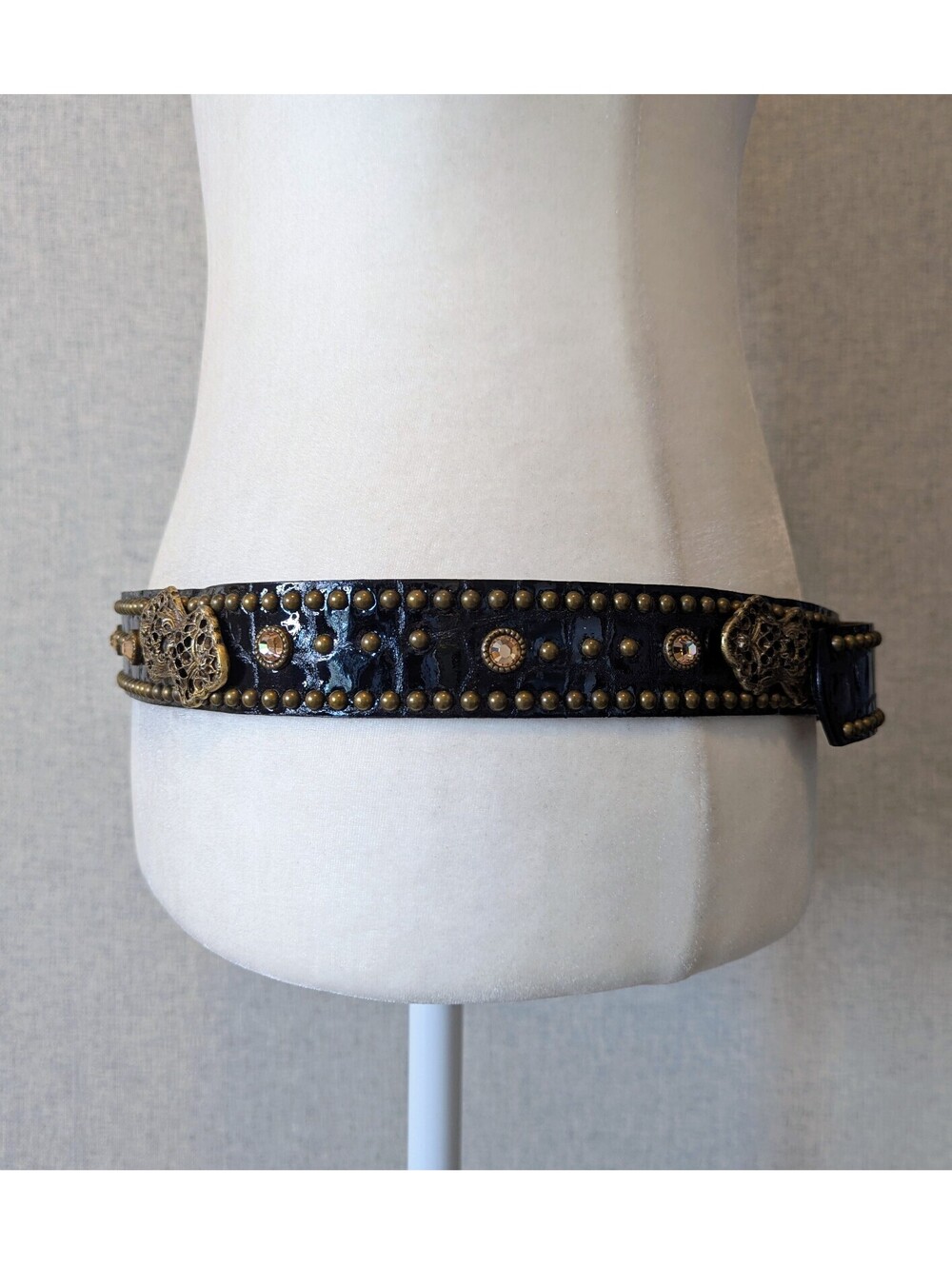 Vintage 90s Leatherrock gothic Victorian style studded cross leather belt - Picture 3 of 8